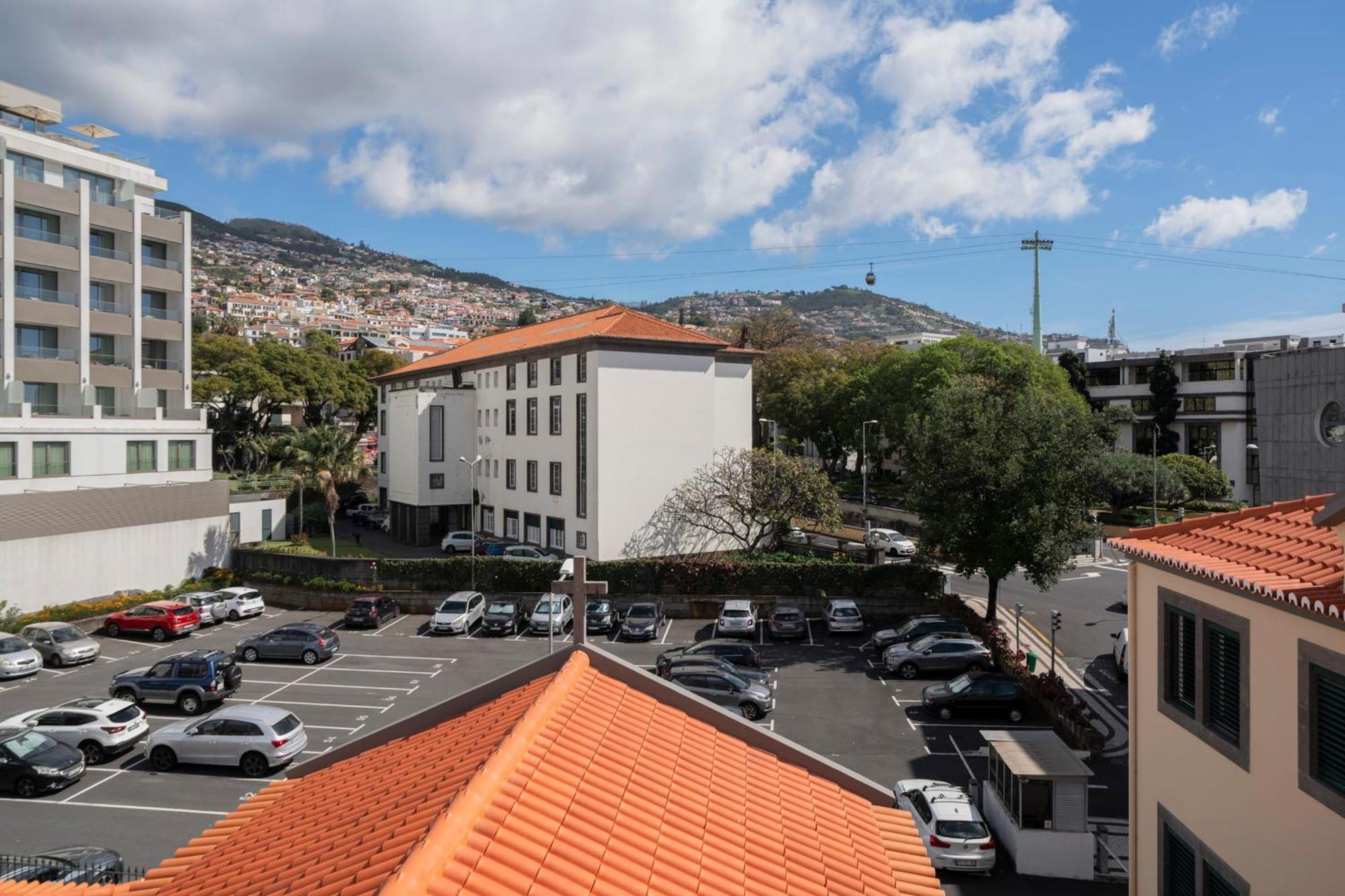 Apartamento Do Carmo By An Island Apart Funchal  Bagian luar foto