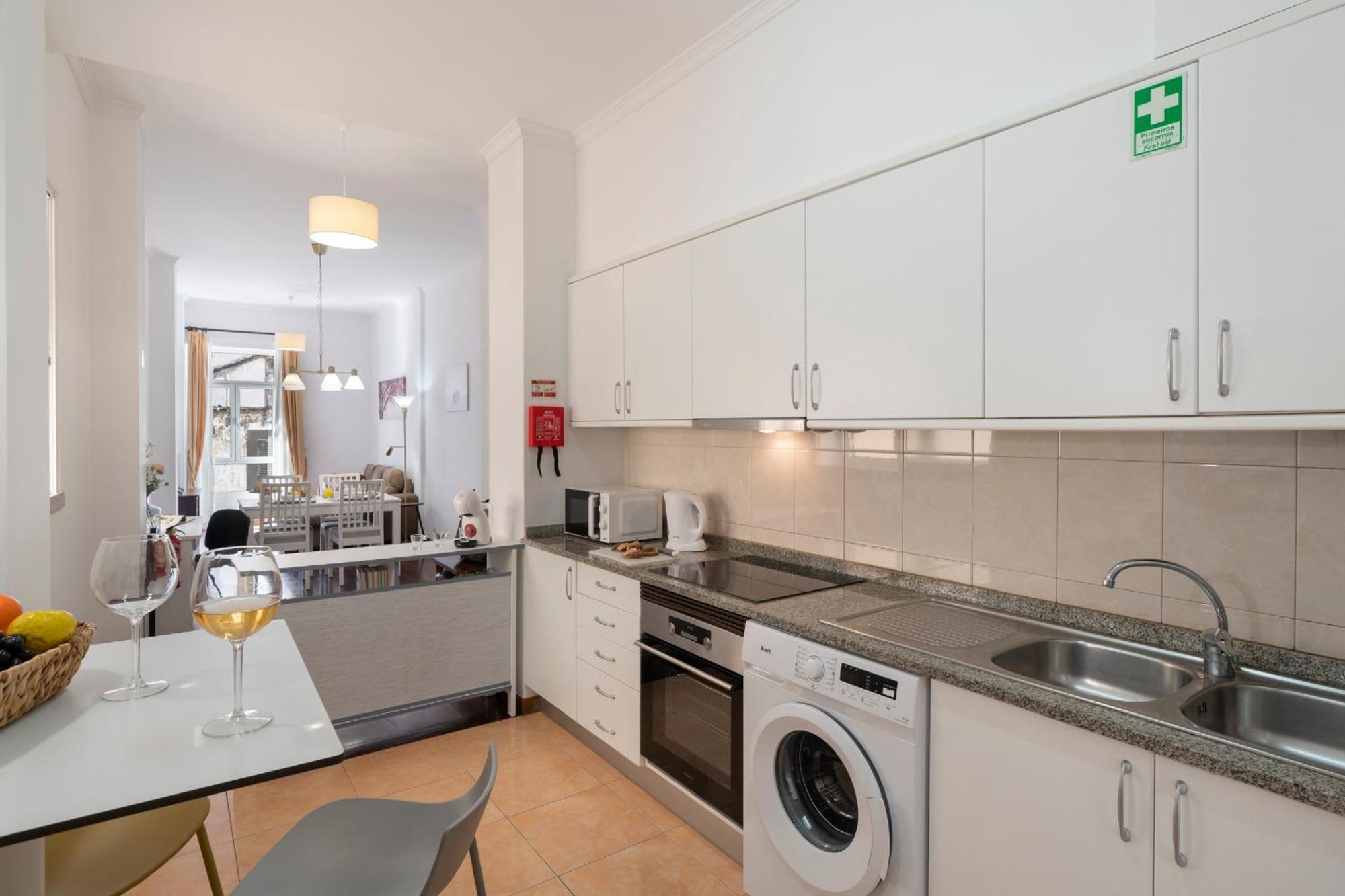 Apartamento Do Carmo By An Island Apart Funchal  Bagian luar foto